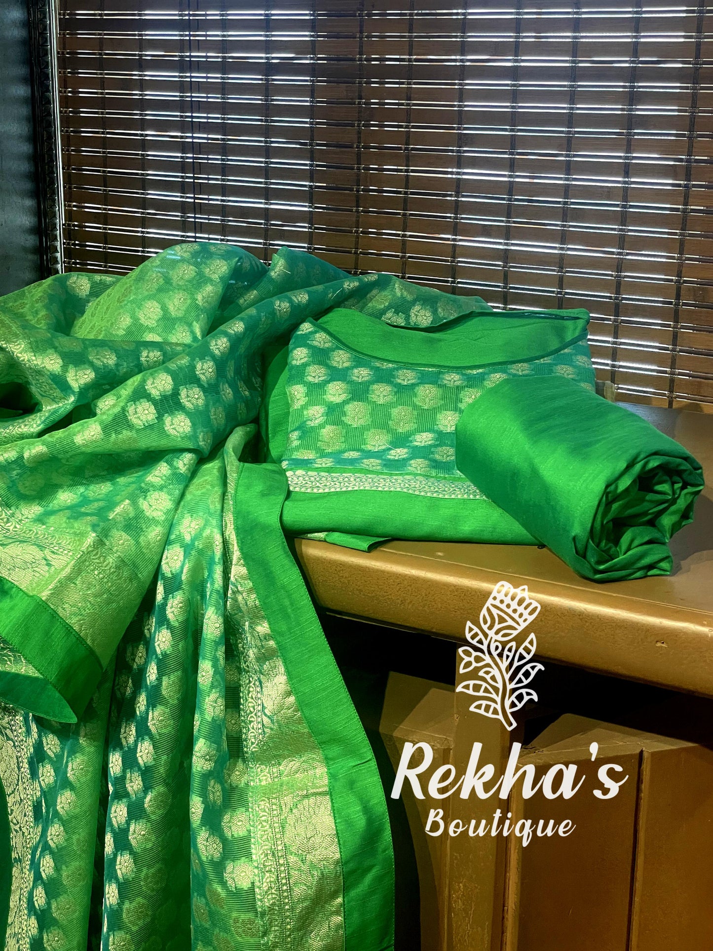 GREEN SLUB TEXTURED SILK