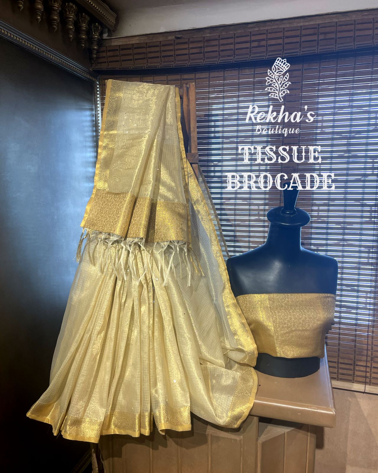 ⚜️ CREAM GOLD TISSUE WITH HAND MIRROR WORK ⚜️
